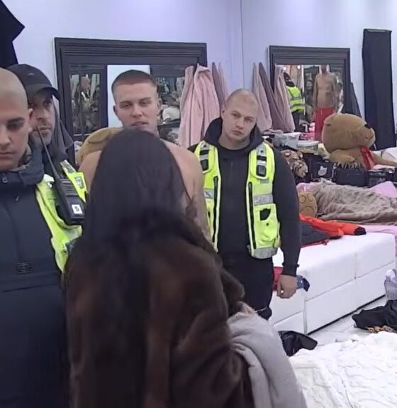 ŽESTOK OBRAČUN U ELITI: Slađa Poršelina i Leon Carner razmenili uvrede pred obezbeđenjem, atmosfera usijana do maksimuma (VIDEO) – obračun Slađe Poršeline i Leona Carnera