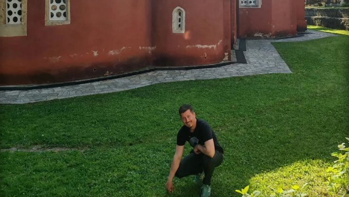 DINČA NAPRAVIO SVOJU PRVU BROJANICU: Srpski pevač ispunio poseban zadatak, pogledajte rezultat (FOTO) – brojanica od Bogorodičinih suza