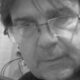EMOCIJE NA LEŠĆU DOSTIGLE VRHUNAC: Zoran Tutunović ispraćen uz pesmu crkvenog hora, Baja i udovica slomljeni od tuge (FOTO) – sahrana Zorana Tutunovića na Lešću