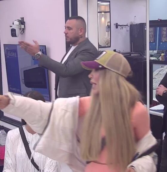 CAR IZGUBIO STRPLJENJE U ELITI: Filip Car javno izneo sve zamjerke Aneli Ahmić, ostali zadrugari ostali bez reči (VIDEO) – Car i Aneli u svađi