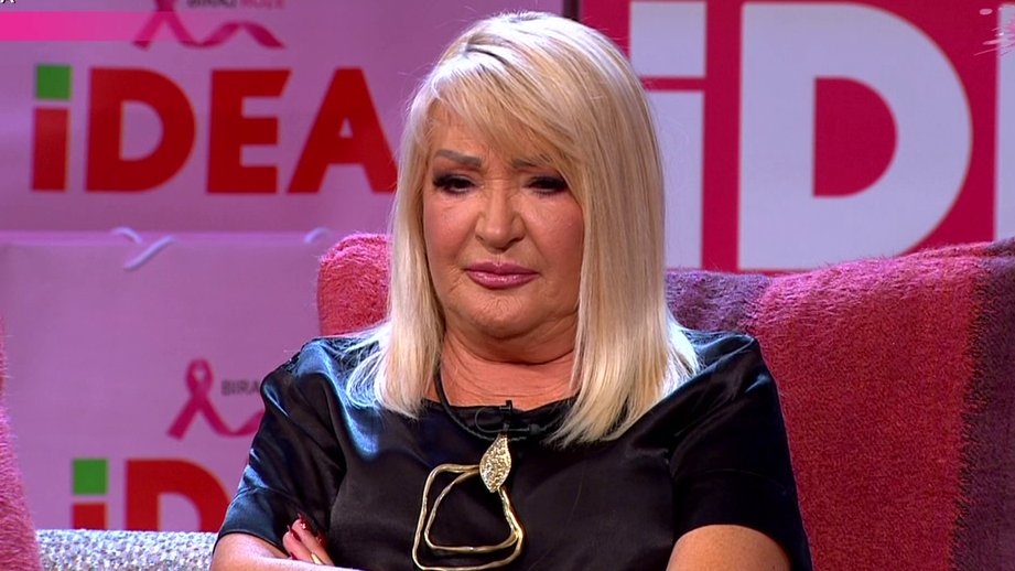 GOCA LAZAREVIĆ NA IVICI SUZA PRED PUBLIKOM: Emotivni trenutak na koncertu nakon što su joj kolege otkazale dolazak (FOTO) – koncert Goca Lazarević