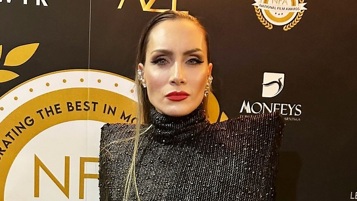 PRIRODNA LEPOTA BEZ FILTERA: Jelena Gavrilović pokazala lice bez šminke i frizure, reakcije ne prestaju (FOTO)