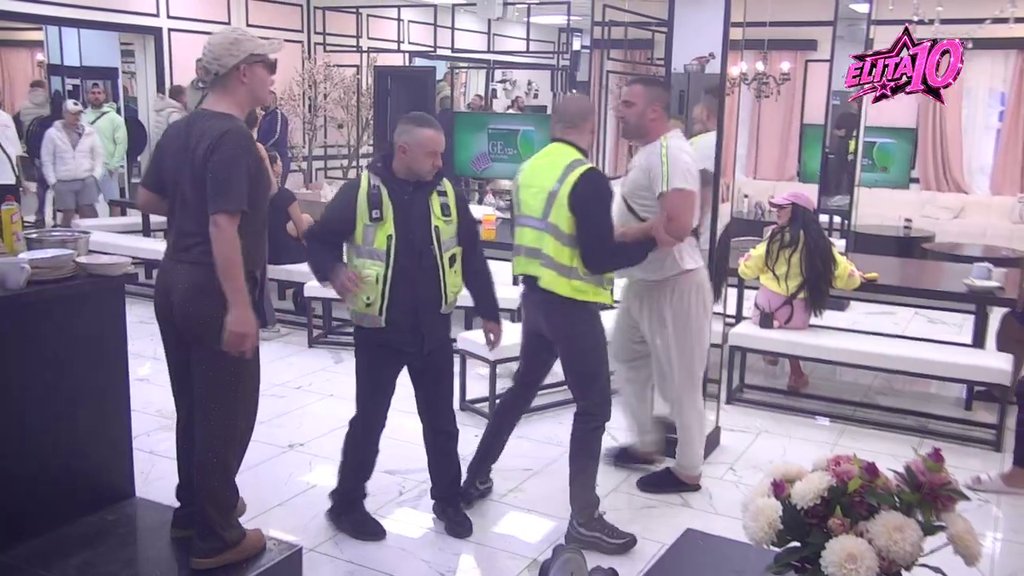 SUKOB ESKALIRAO U BELOJ KUĆI: Mirko Damnjanović izvređao Karla kao nikada do sada, reakcije zadrugara ne prestaju (VIDEO) – napad u Beloj kući