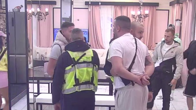 ŽESTOK SUKOB U ELITI: Mirko Damnjanović i Mali Velja u otvorenom ratu zbog Lene, obezbeđenje moralo da interveniše (VIDEO)
