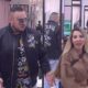 SUKOB NA IVICI EKSPLOZIJE: Car i Aneli u žestokom verbalnom obračunu tokom pitanja novinara, maske pale pred svima (VIDEO) – haos u Beloj kući