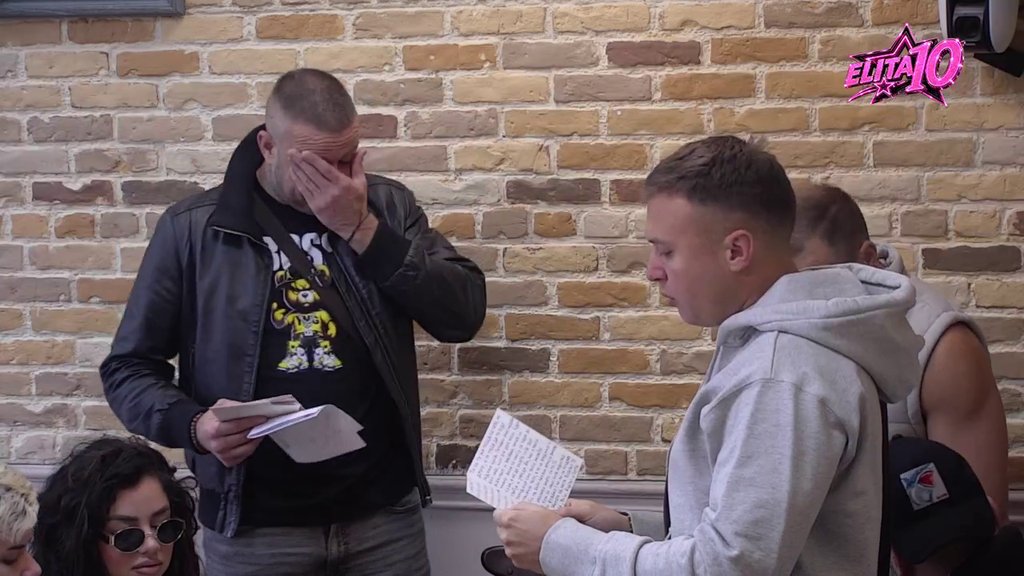 SUZE NISU PRESTAJALE U BELOJ KUĆI: Nemanja Tošić rasplakao se zbog čestitki porodice, gledaoci ne ostaju ravnodušni (VIDEO) – Nemanja Tošić čestitke porodica